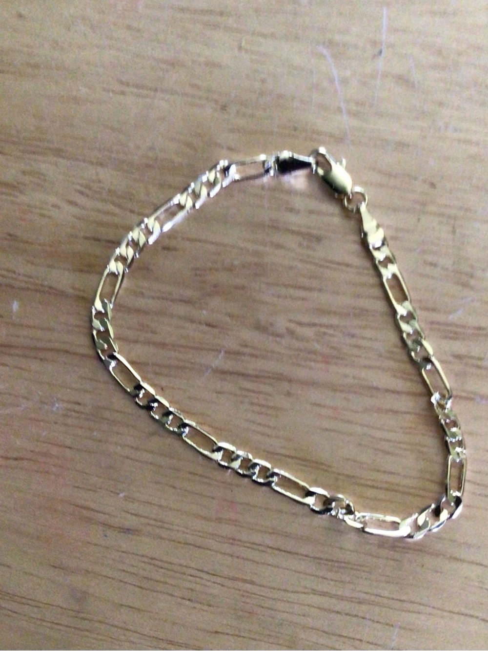 Classic Women's Figaro Chain Bracelet in Gold